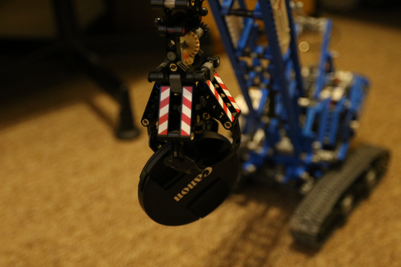 Illustration for article titled Lego Technic Crawler Crane: The Oppo Review